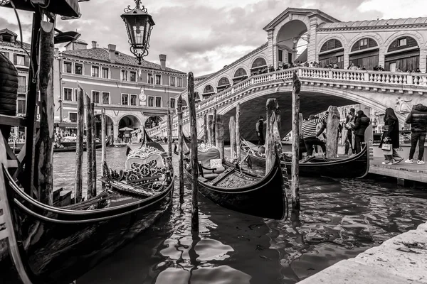 Venedig Italien April 2022 Den Berömda Rialtobron Över Canal Grande — Stockfoto
