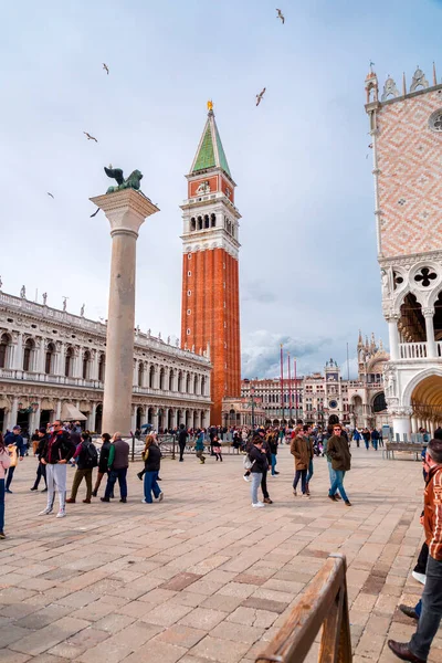 意大利威尼斯 2022年4月2日 意大利的圣马可坎帕尼勒 Campanile San Marco 是意大利威尼斯圣马可大教堂的钟楼 — 图库照片