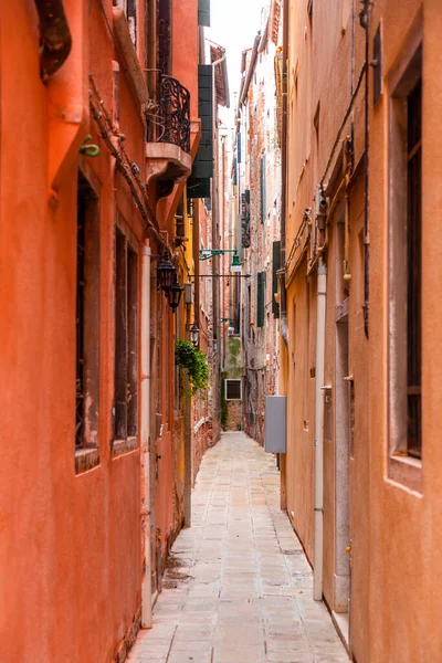 Benátky Itálie Dubna 2022 Typická Benátská Architektura Pohled Ulici Benátek — Stock fotografie