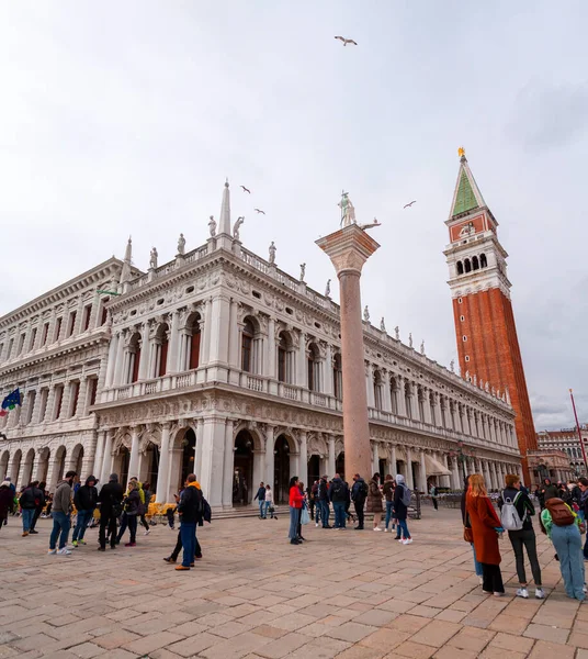 Venice Italy April 2022 Historical Landmarks People Walking Mark Square — Stock Photo, Image