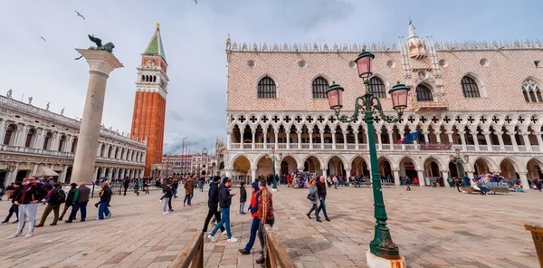 Benátky Itálie Dubna 2022 Pohled Exteriéru Palazzo Ducale Jeden Nejvýznamnějších — Stock fotografie