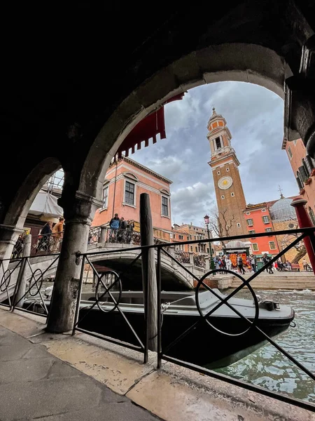 Venecia Italia Abril 2022 Reloj Campanario Iglesia Los Santos Apóstoles — Foto de Stock