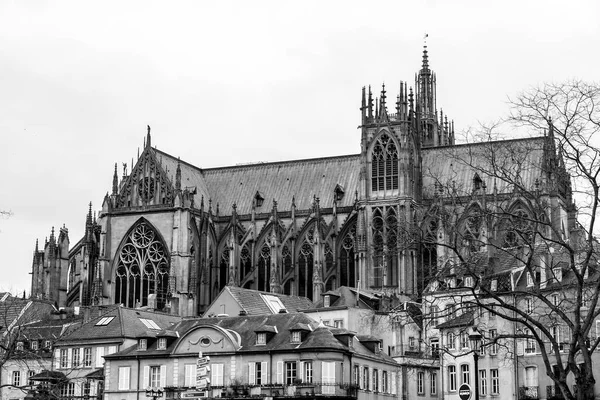 法国梅兹 2022年1月23日 梅兹主教座堂 Metz Cathedral 或圣斯蒂芬主教座堂 Cathedral Saint Stephen 是法国罗林首府梅兹的一座罗马天主教主教座堂 — 图库照片