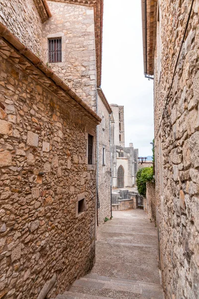 Ruas Bonitas Girona Cidade Velha Com Edifícios Antigos Escadas Paralelepípedos — Fotografia de Stock