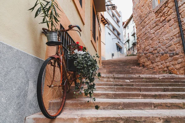 Vackra Gator Girona Gamla Stan Med Antika Byggnader Och Kullerstenstrappor — Stockfoto