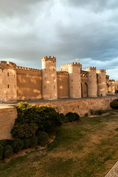 Zaragoza España Feb 2022 Palacio Aljaferia Palacio Medieval Fortificado Construido —  Fotos de Stock