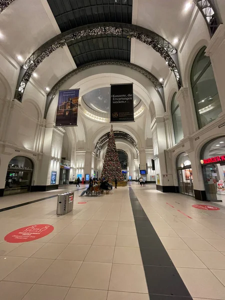 Drezno Niemcy Grudnia 2021 Drezno Hauptbahnhof Jest Największym Dworcem Pasażerskim — Zdjęcie stockowe