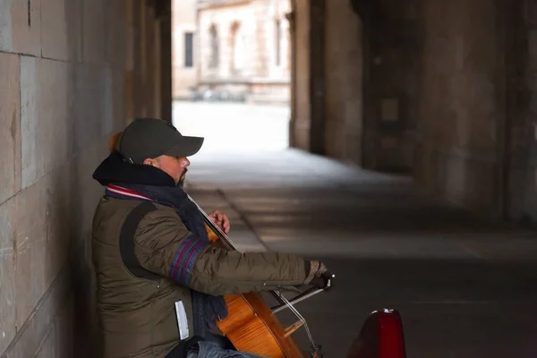 Dresden Germany December 2021 Young Male Musician Playing Cello Street — Stock Photo, Image
