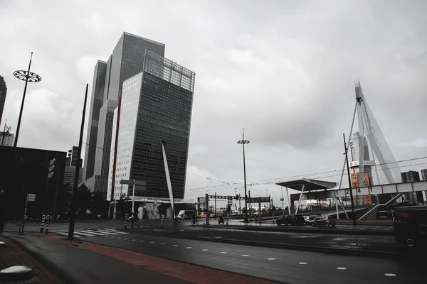 Rotterdam Nederländerna Oktober 2021 Moderna Företagstorn Runt Floden Nieuwe Maas — Stockfoto