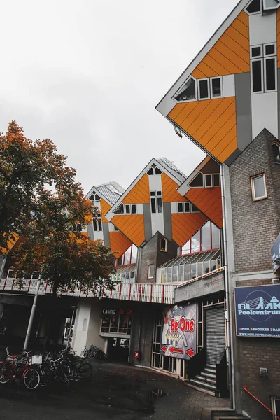 2021年Nl Oct 6月6日 鹿特丹 荷兰库布沃宁根的Cube House是由Piet Blom设计的一套新颖的鹿特丹住宅公寓 — 图库照片