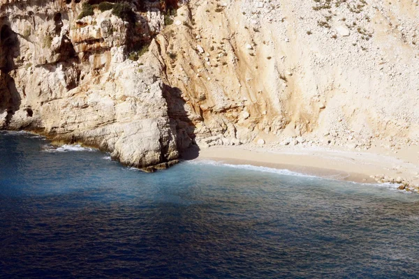 Costa mediterranea della Turchia. Il mare autunnale — Foto Stock