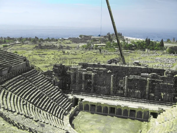 Ancient amphitheatre in Hierapolis, Pamukkale, Turkey — Stock Photo, Image