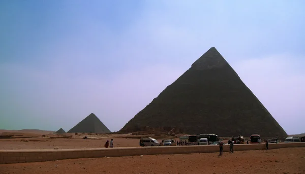 Pyramids of Cheops and Chefre in the desert of Egypt — Stock Photo, Image