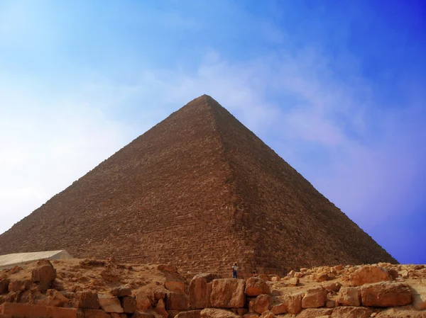 Piramidy Cheopsa w pustyni w Egipcie — Zdjęcie stockowe