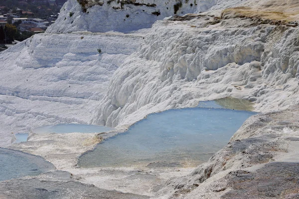 De natuurlijke meren van pamukkale in Turkije van Hiërapolis — Stockfoto