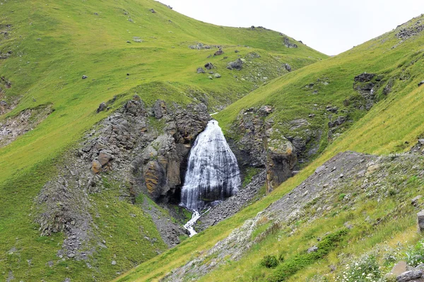 Wodospad dziewczęcych plecionki między gór Północnej cauca — Zdjęcie stockowe