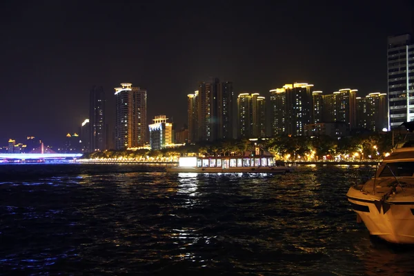 Ship moving by Pearl river in the night — Stock Photo, Image