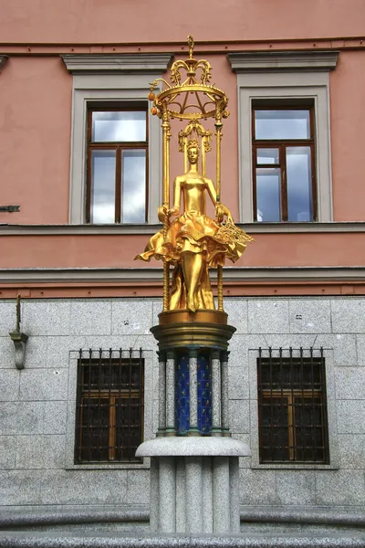 Fuente Princesa Turandot. Antigua calle Arbat en Moscú Rusia. V. —  Fotos de Stock