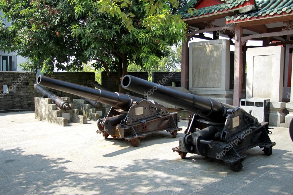 Ancient cannon in the Chinese museum outdoor — Stock Photo © scullery