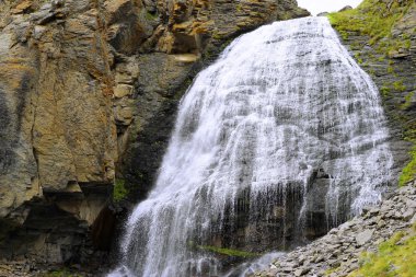 şelale kız gibi Kuzey cauca dağlar arasında örgü