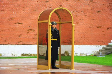 kremlin duvarı, meçhul asker mezarı