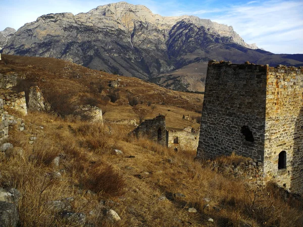 Tornen i Ingusjien. antika arkitekturen och ruiner — Stockfoto