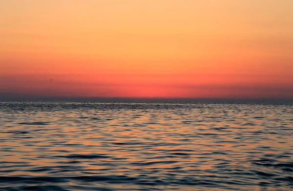 Final Puesta Sol Subtropical Sobre Mar Tha Orilla Del Mar — Foto de Stock