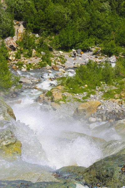 Wodospad Alibecki Góry Dombay Krajobrazy Górskie Północnego Kaukazu Federacja Rosyjska — Zdjęcie stockowe
