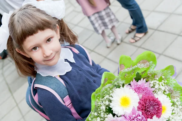 Girl come to school — Stock Photo, Image