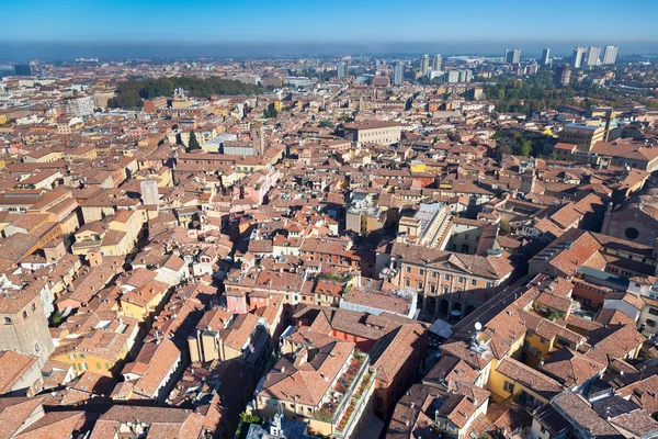 Vista dalla Torre degli Asinelli sulla città di Bologna — Foto Stock