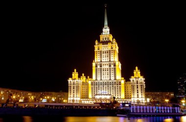 Stalin'in vysotka Moskova'da görünümünü