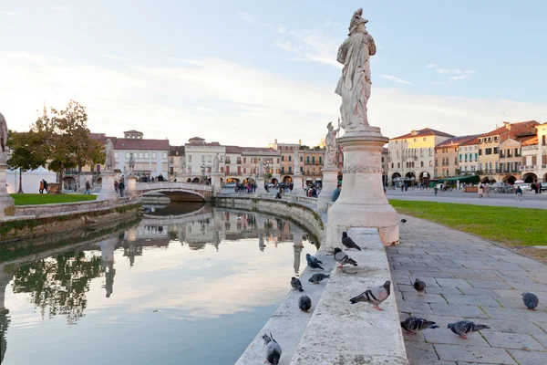 Piazza, a Prato della Valle, Padova, Olaszország — Stock Fotó