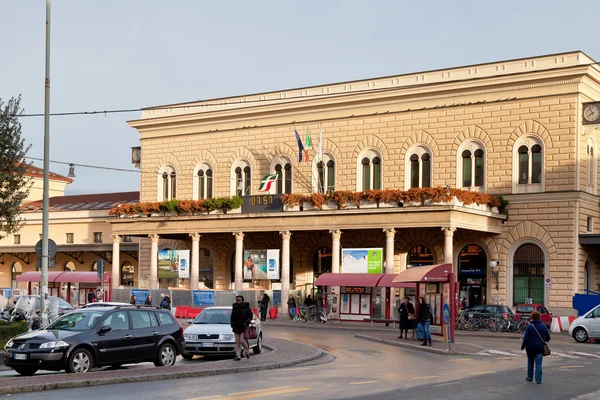 ボローニャ中央鉄道駅、イタリア — ストック写真