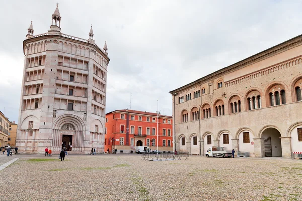 Baptisterium och bishop — Stockfoto