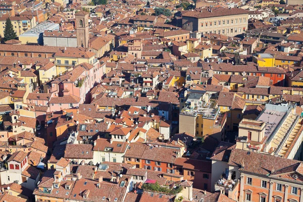 Asinelli Tower bologna şehir üzerinde göster — Stok fotoğraf