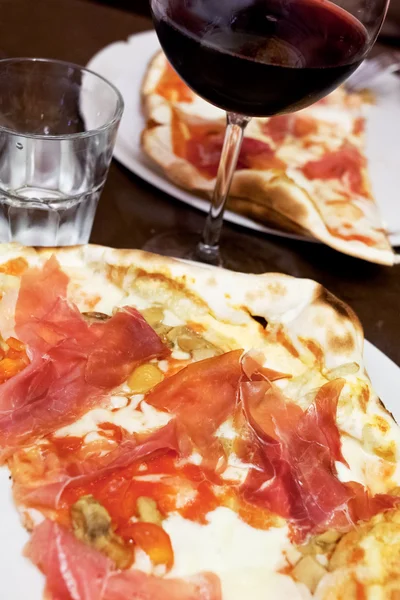 Italian pizza with parma ham — Stock Photo, Image