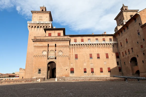 Vista de la tarde del Castillo Estense en Ferrara — Foto de Stock
