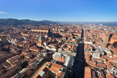 asinelli Tower strada maggiore Bologna üzerinde göster