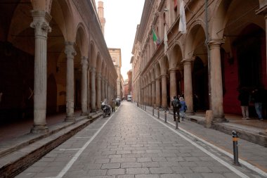 bologna, İtalya Caddesi üzerinde arcade