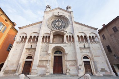 modena Katedrali, İtalya'nın önden görünümü