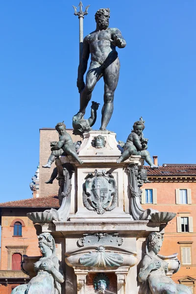 Fuente de Neptuno con fondo azul cielo, Bolonia —  Fotos de Stock