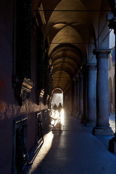 Arkade der Via Zamboni in Bologna — Stockfoto
