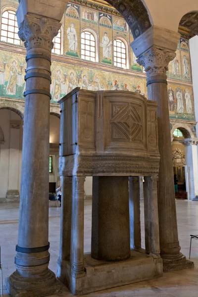 Ancienne chaire à Sant Apollinare Nuovo, Ravenne — Photo