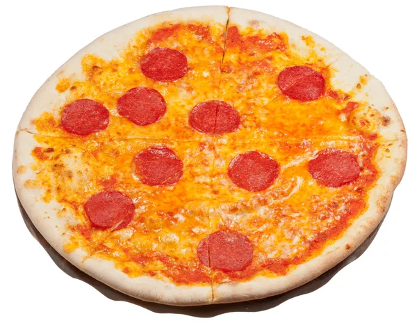 スパイシーなサラミとイタリアのピザ — ストック写真