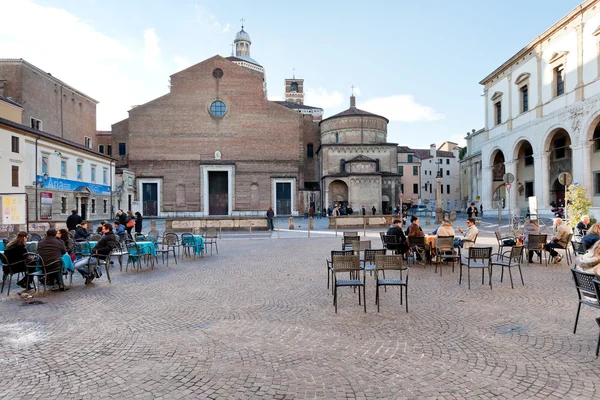 View on Piazza Duomo and Padua Cathedral with the Baptistery — Stock Photo, Image