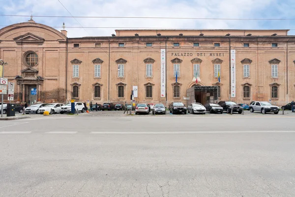 Museumspalast aus quadratischem Largo porta sant — Stockfoto