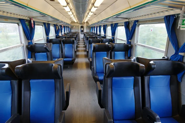 Assentos de couro e intetior de trem — Fotografia de Stock