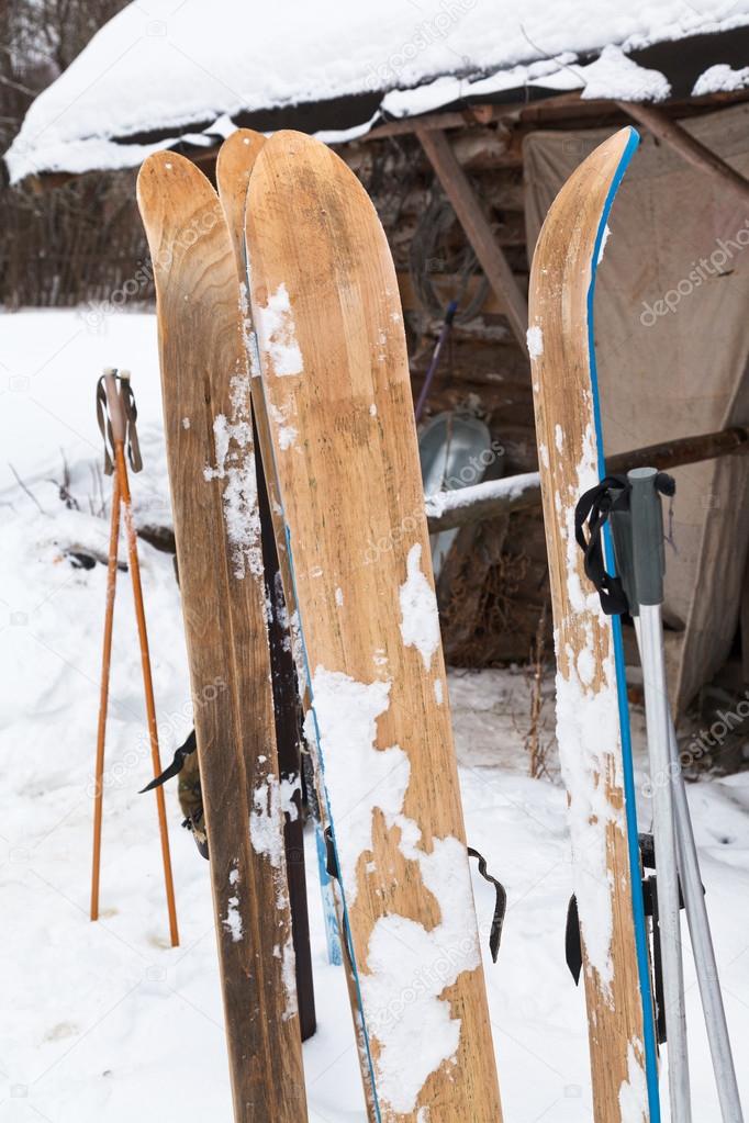 Wide wooden hunting skis