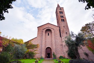 antika basilica san giovanni evangelista Ravenna görünümünü