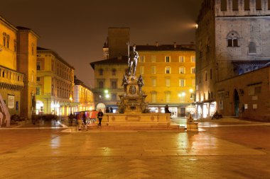piazza del nettuno Bologna gece Panoraması